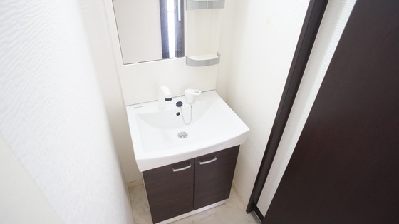 洗面設備　※別号室のお写真となります※現況優先