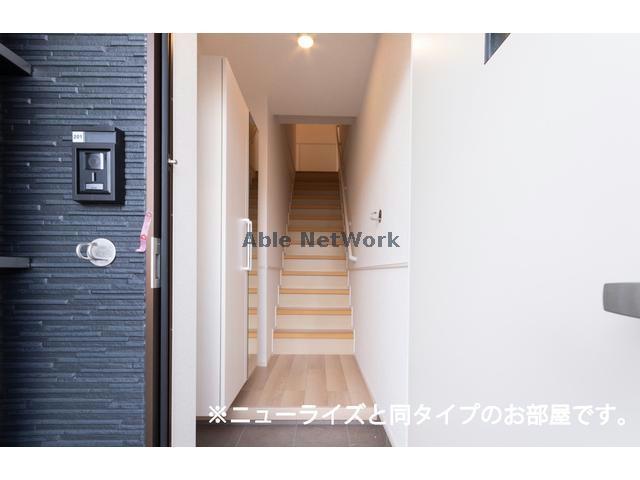 玄関　同タイプ部屋参照