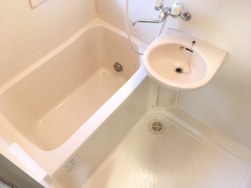 バス・シャワールーム　※別部屋参考写真