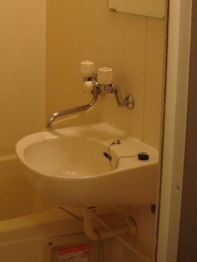 洗面設備　実際のデザイン・大きさと異なる場合がございます(現況優先)