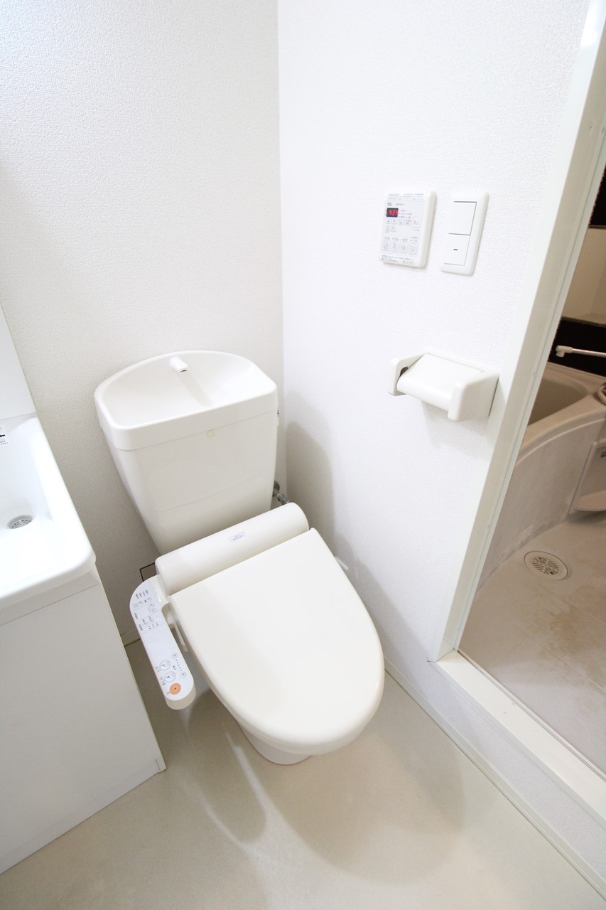 トイレ　※同物件、別部屋の写真です。