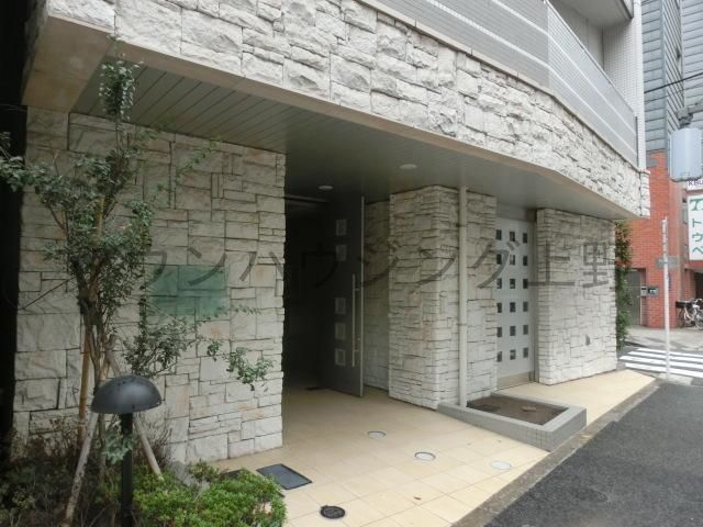 エントランス　★重厚感あふれるエントランス★