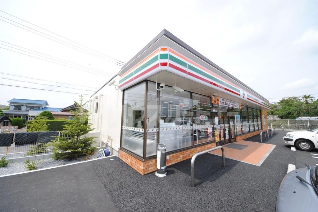 コンビニ　セブンイレブン八潮伊勢野店（コンビニ）まで770m