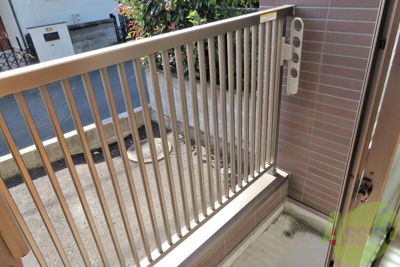 バルコニー　まー、普通な感じです。可もなく不可もなくって感じですね