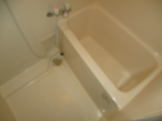 バス・シャワールーム　お風呂トイレ別なのでゆっくり浸かれますね