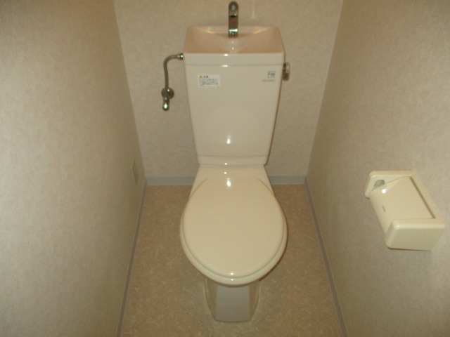 トイレ　清潔感のあるトイレです