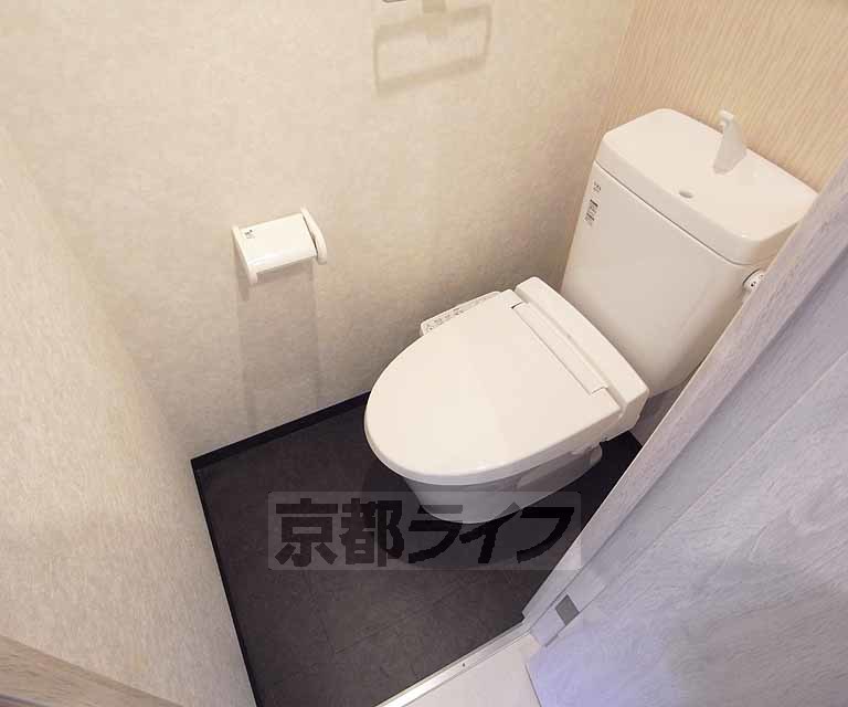 トイレ　温水洗浄便座付きで快適なトイレライフを！