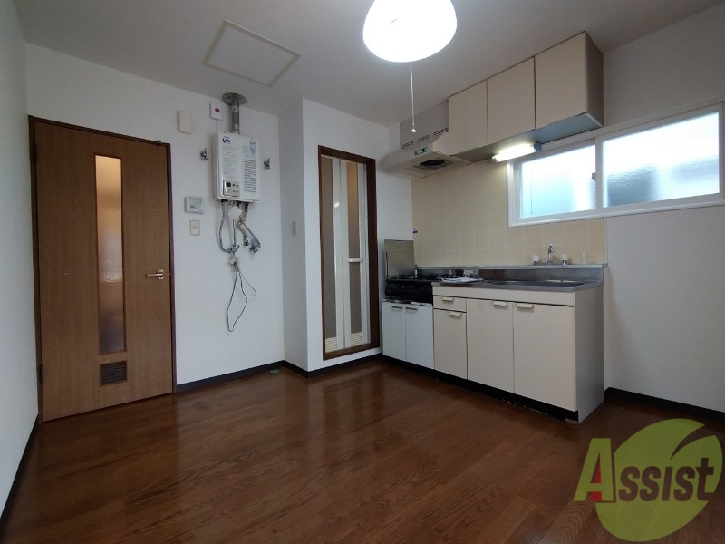 居室・リビング　明るいお部屋は気持ちよく過ごせそうですね。