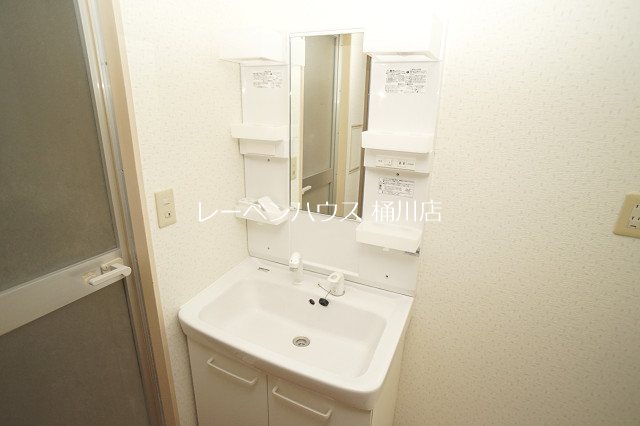 バス・シャワールーム　レーベンハウス桶川店へ　048-787-5511