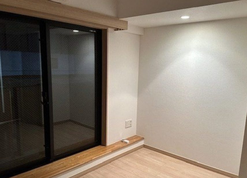 バルコニー　落ち着いた玄関です