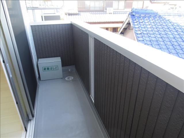 バルコニー　日当たりのよいベランダです。