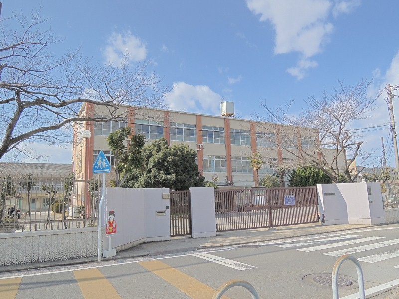 小学校　京都市立 春日野小学校（小学校）まで633m