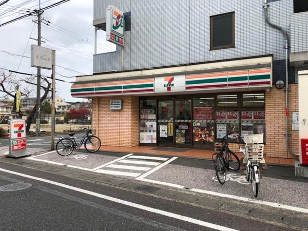 コンビニ　セブンイレブン 長岡京セブン通り店（コンビニ）まで200m