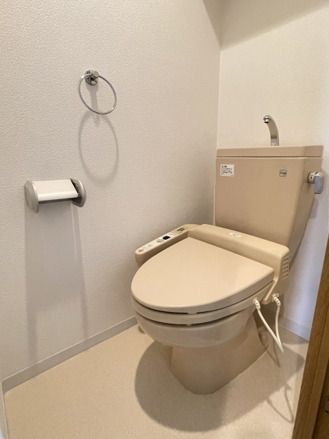 トイレ　※同タイプ参考写真