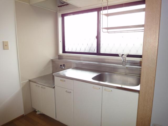キッチン　※同タイプ部屋の写真です。