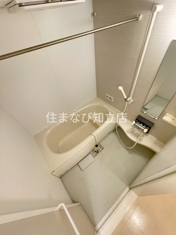バス・シャワールーム　清掃前