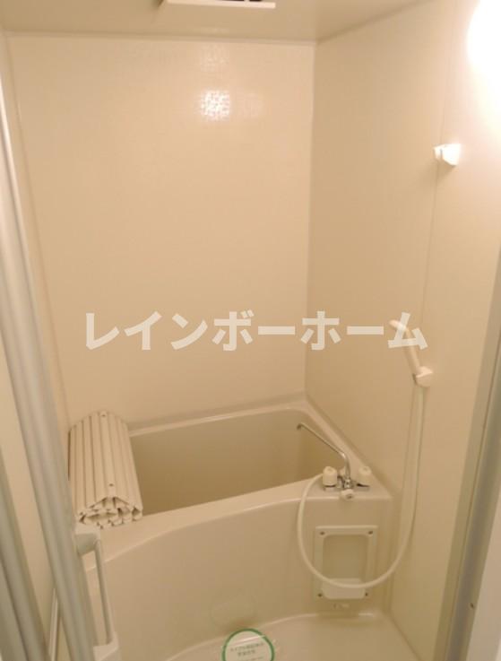 バス・シャワールーム　落ち着いた空間のお風呂です