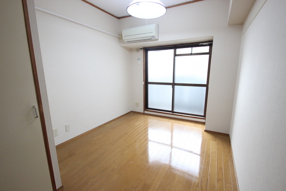 居室・リビング　※別部屋の写真です