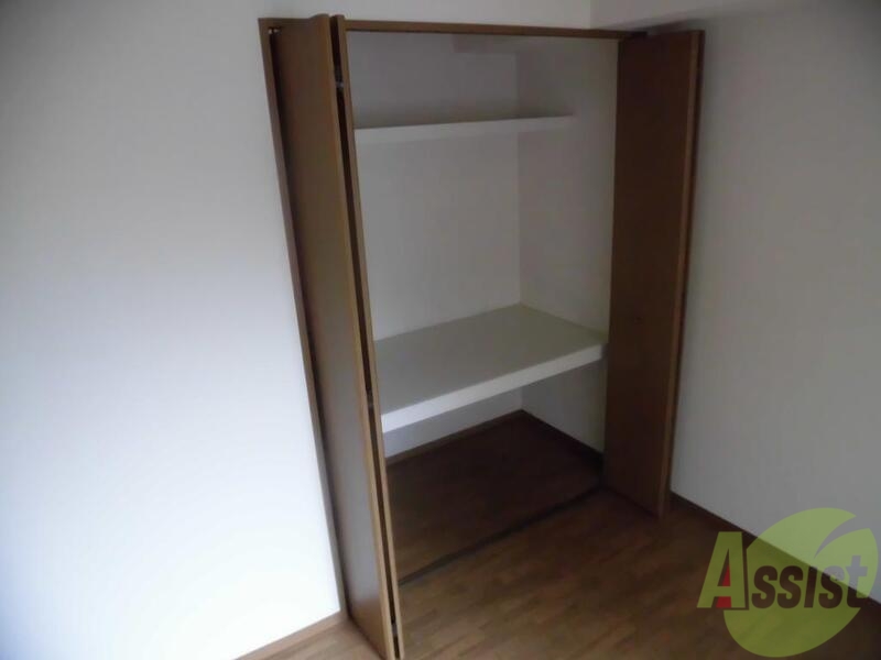 収納　押入れには来客用のお布団も収納できます、ドラエモンも収納ＯＫ