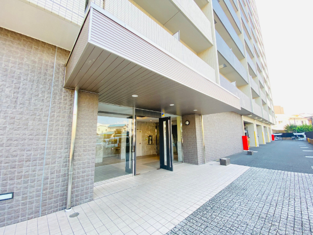 エントランス　同一建物内１４０４号室内装写真