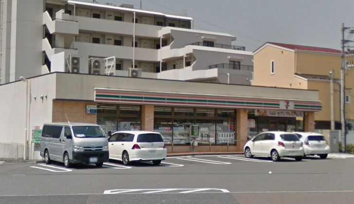 コンビニ　セブンイレブン 横浜高田東3丁目店（コンビニ）まで380m