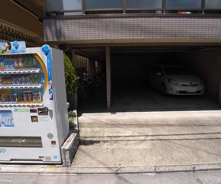エントランス　建物入口です。
