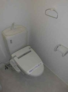 トイレ　別部屋参考写真となります