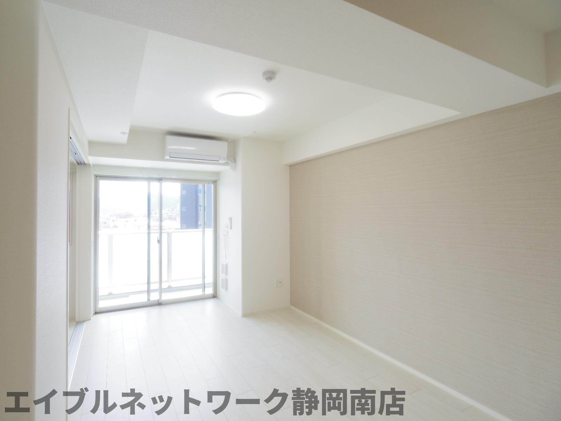 その他設備　おしゃれなリビングです