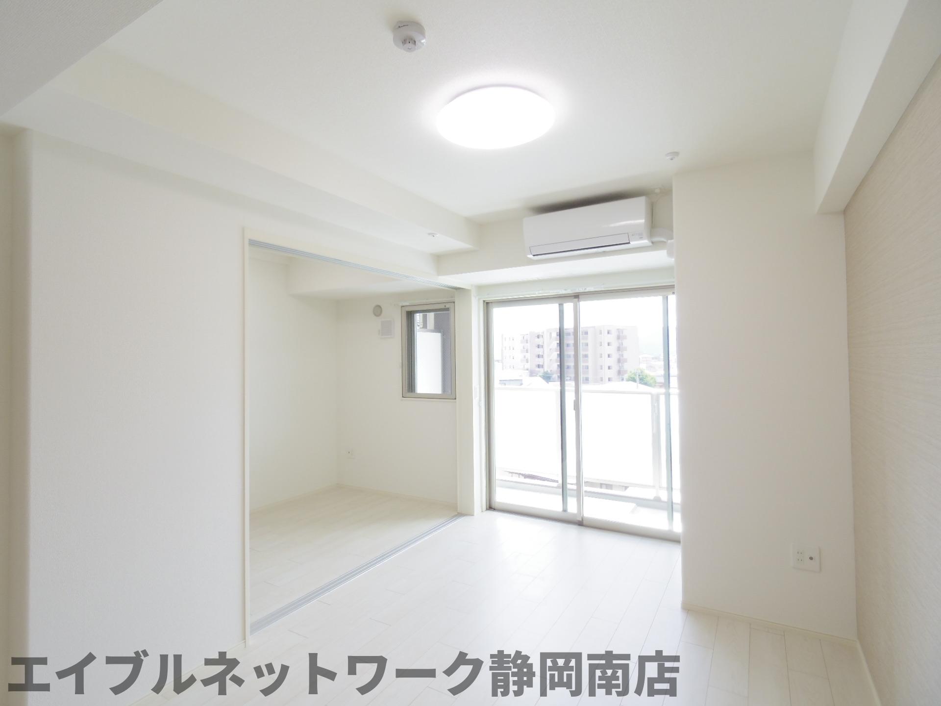居室・リビング　ゆったりとした居間です