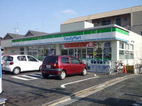 コンビニ　ファミリーマート 桜台二丁目店（コンビニ）まで93m