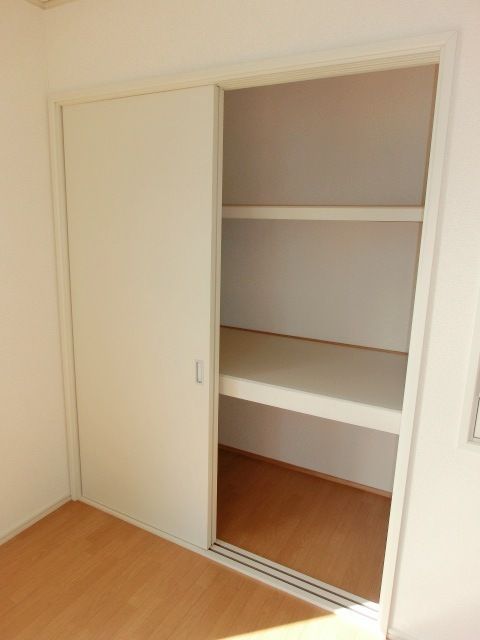 収納　収納スペースも充実しております。