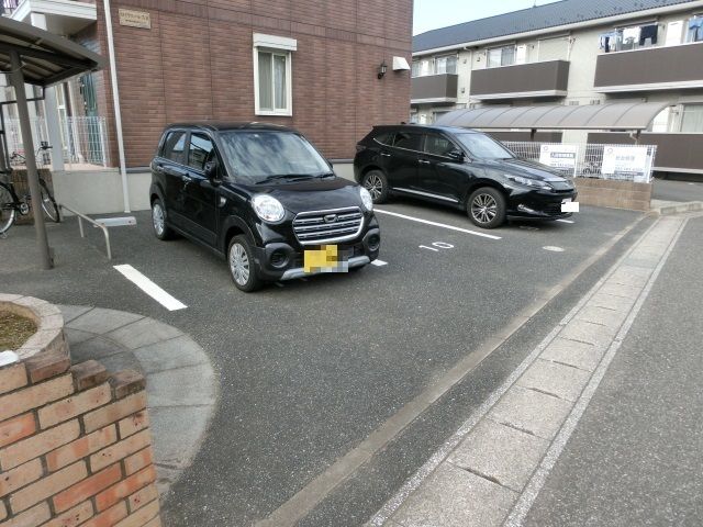 駐車場　敷地内の駐車場です