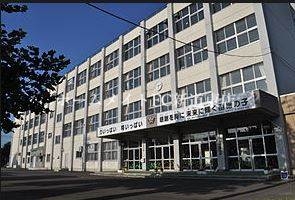 小学校　札幌市立苗穂小学校（小学校）まで295m