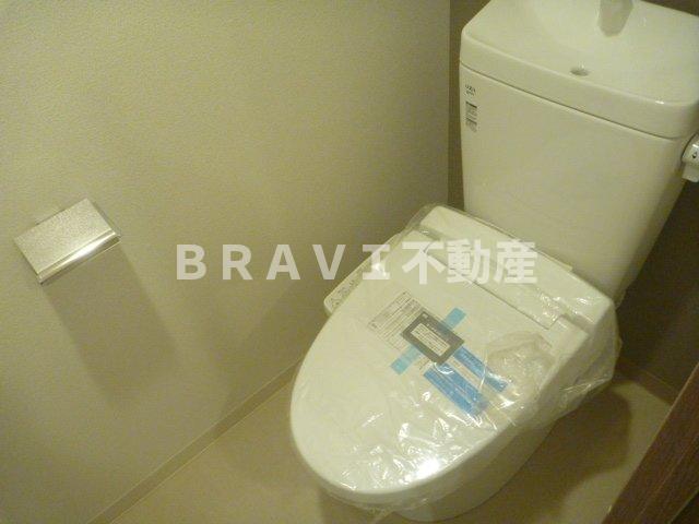 トイレ　【プレサンス心斎橋ニスト】コンパクトで使いやすいトイレです
