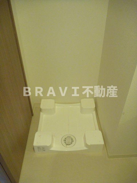 その他設備　【プレサンス心斎橋ニスト】洗濯機置き場