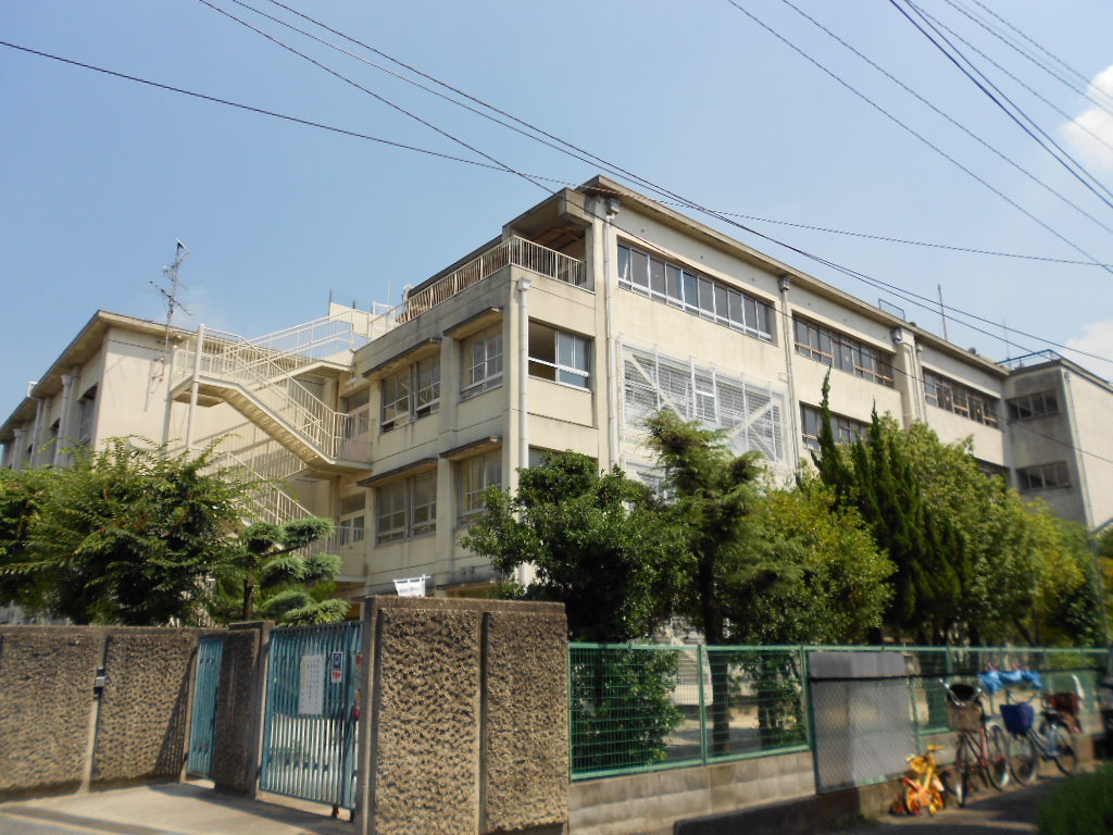 小学校　門真市立 上野口小学校（小学校）まで65m