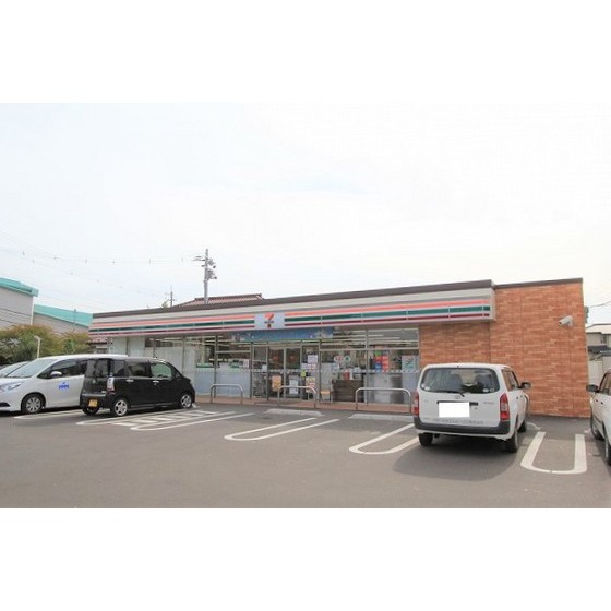 コンビニ　セブンイレブン大和吉岡南２丁目店（コンビニ）まで270m