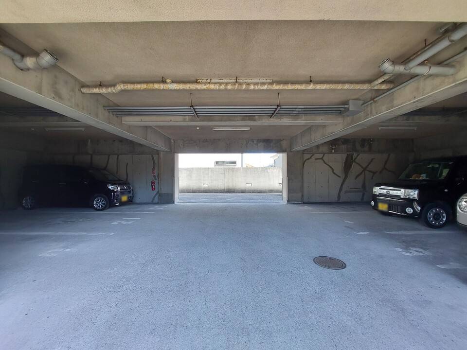 駐車場　駐車場