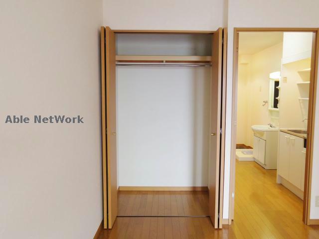 収納　※同物件別部屋の写真です。