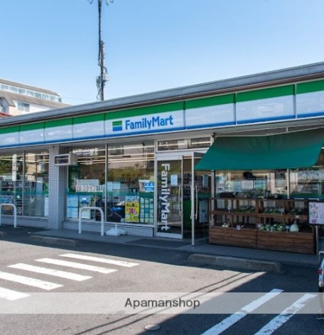 コンビニ　ファミリーマート世田谷玉堤店（コンビニ）まで550m