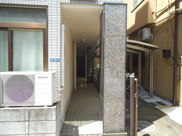 エントランス　こちらが入口です☆