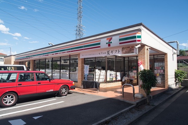 コンビニ　セブンイレブン小平小川青梅街道店（コンビニ）まで131m