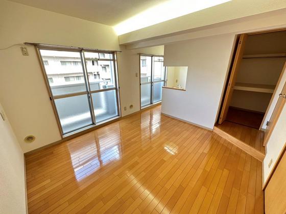 居室・リビング　※別部屋の写真です