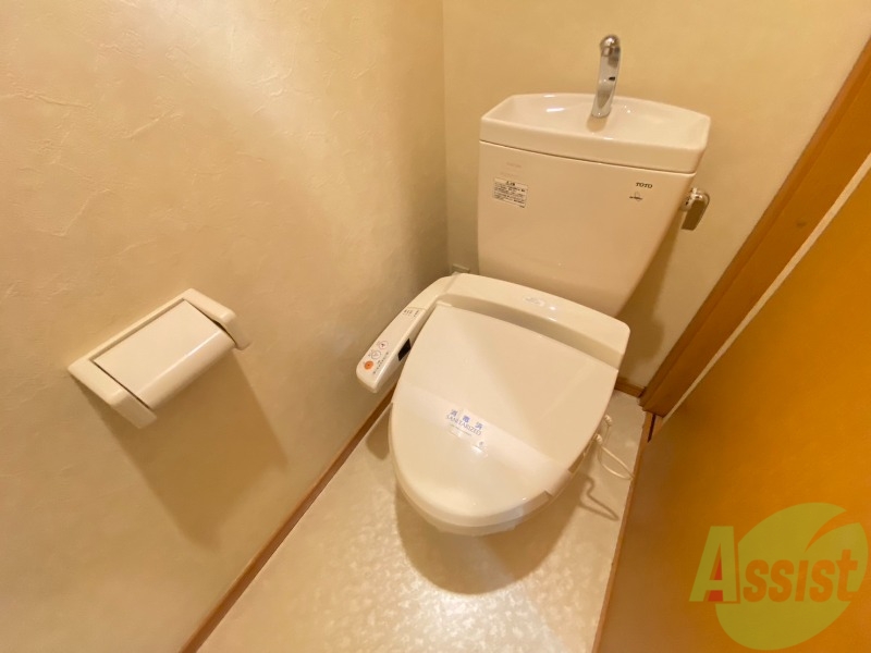 トイレ　こちらはトイレになります。ウォシュレット付きです。