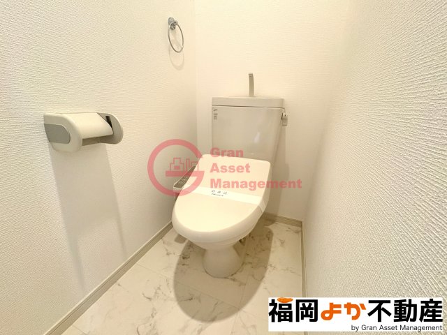 トイレ　【１３０２号室実写真】トイレも気になるポイント