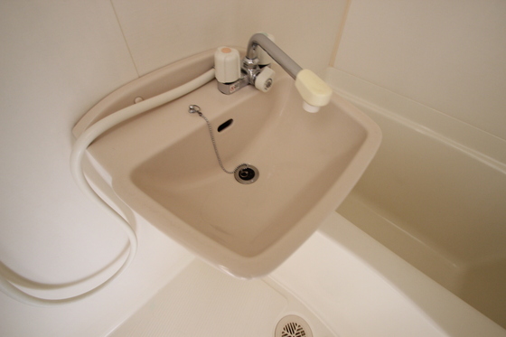 洗面設備　＊別号室の写真です