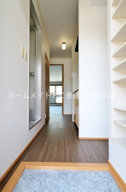 玄関　同型別部屋写真