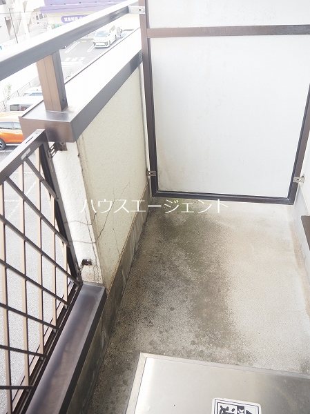 バルコニー　洗濯物が干せるベランダです※参考画像