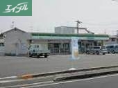コンビニ　ファミリーマート（コンビニ）まで353m