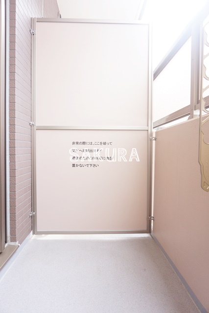 バルコニー　便利で嬉しいバルコニー付きです♪